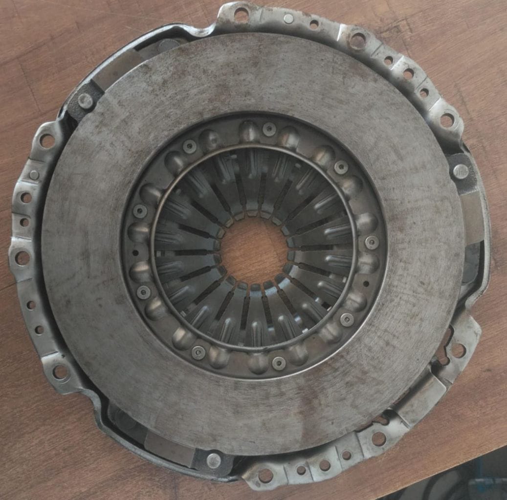 XUV 500 — Clutch Set